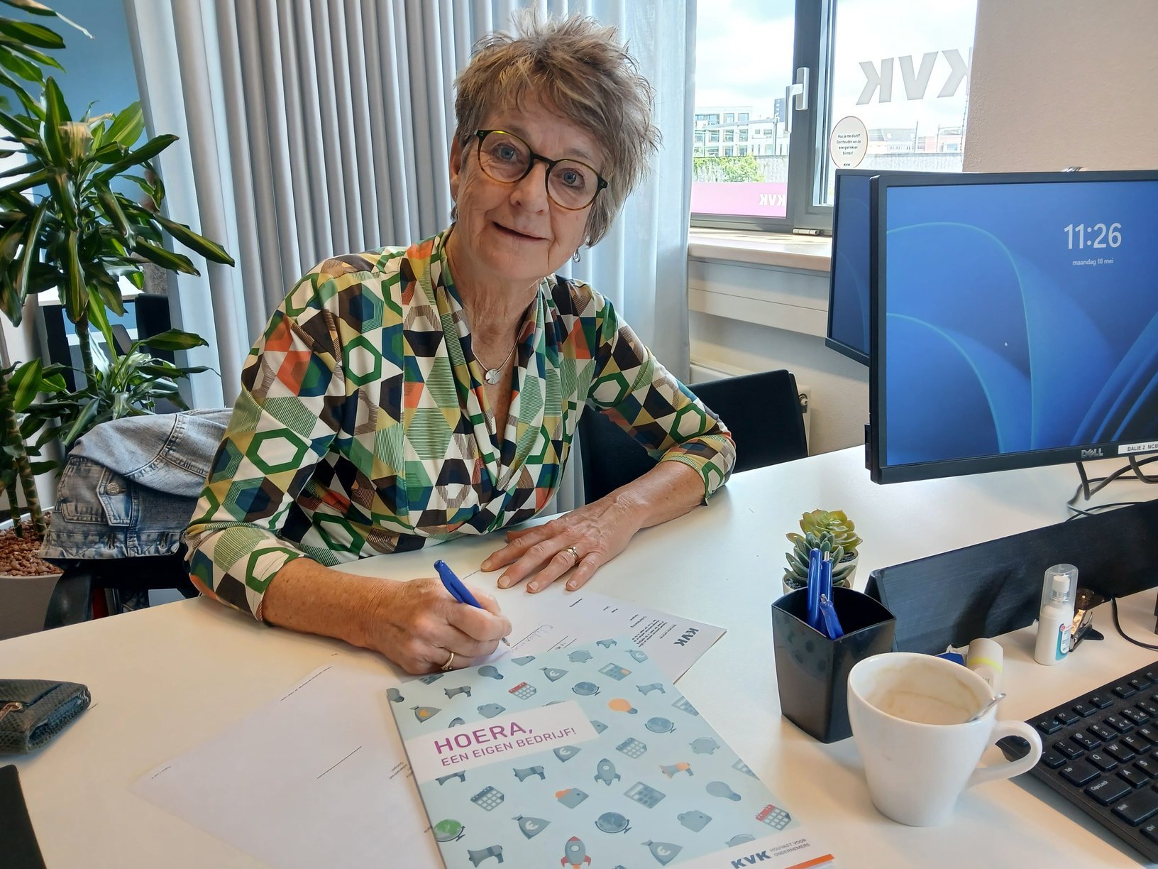 Jannie tekent in bij de KVK