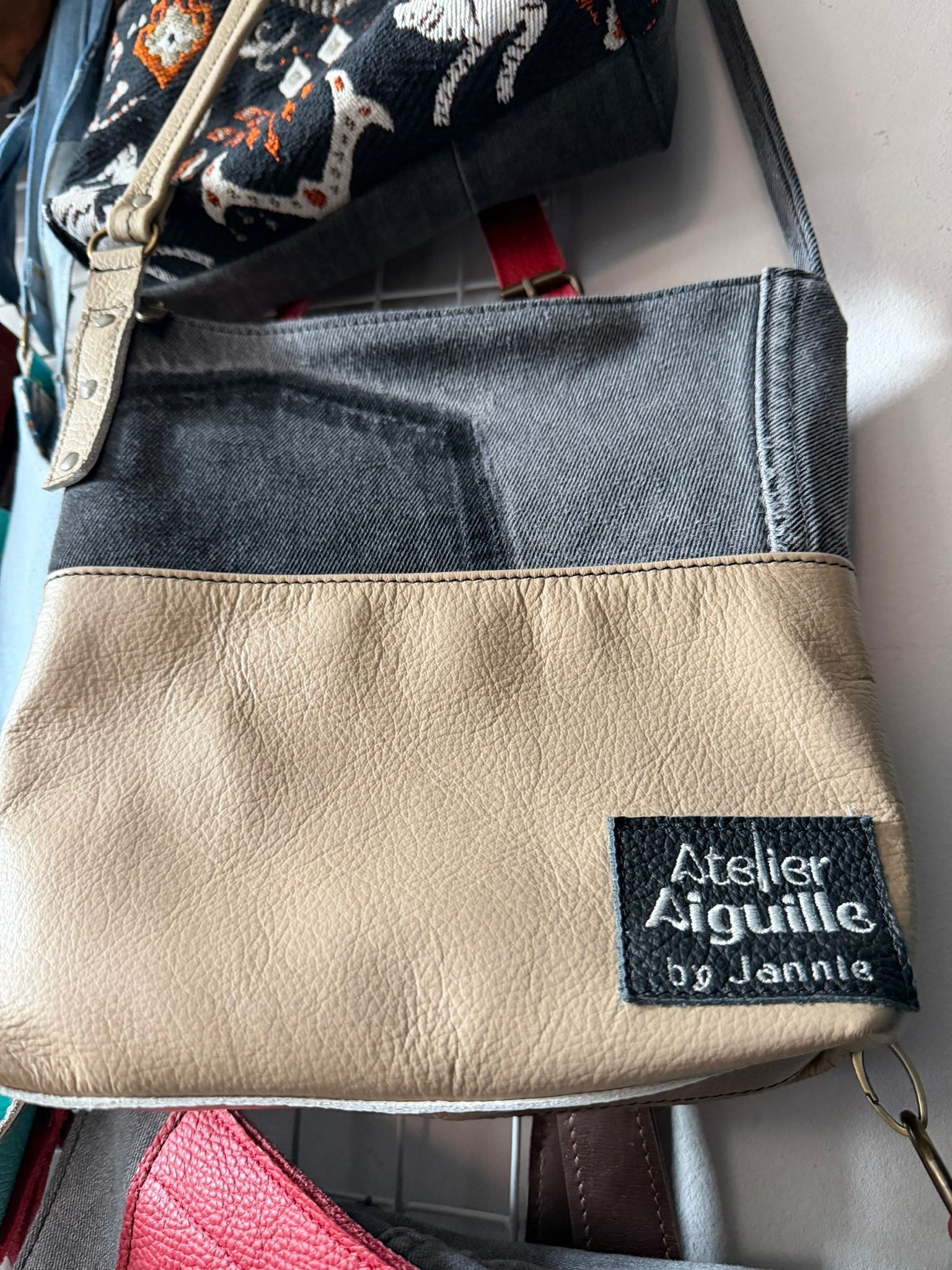 Tasdetail — afwerking